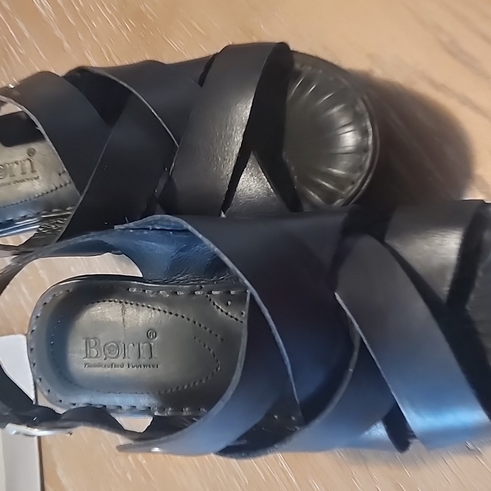 Born wedge sandles